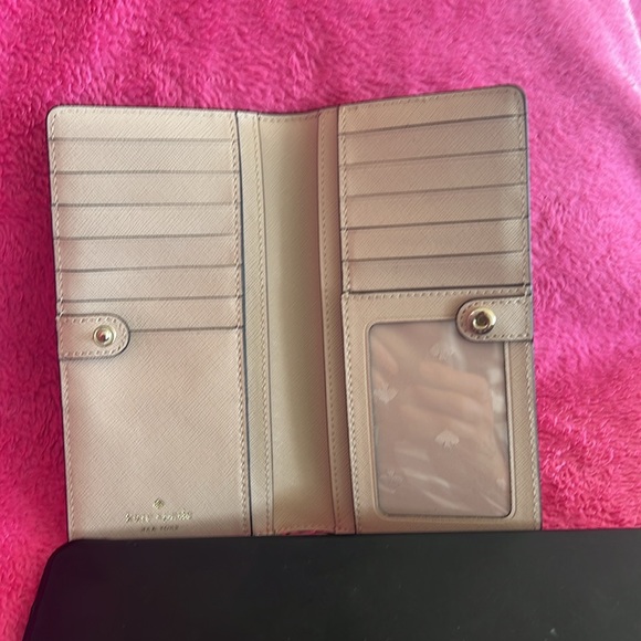 Kate Spade wallet - Picture 4 of 4